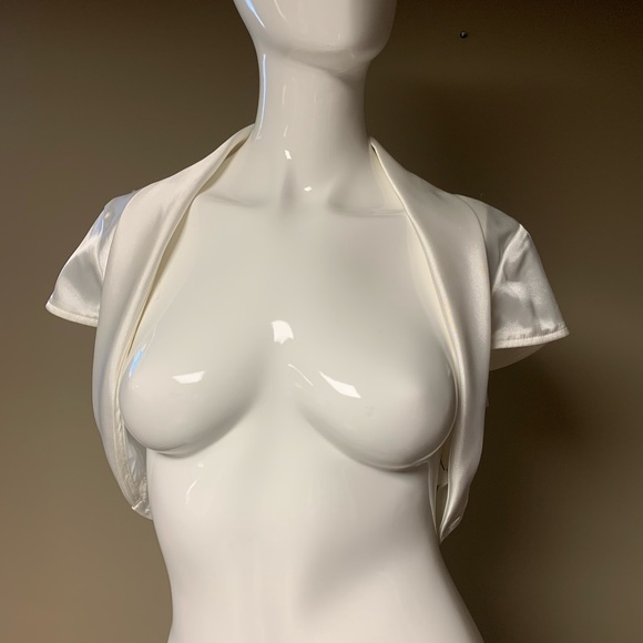 le chateau Tops - Le chateau open front shrug